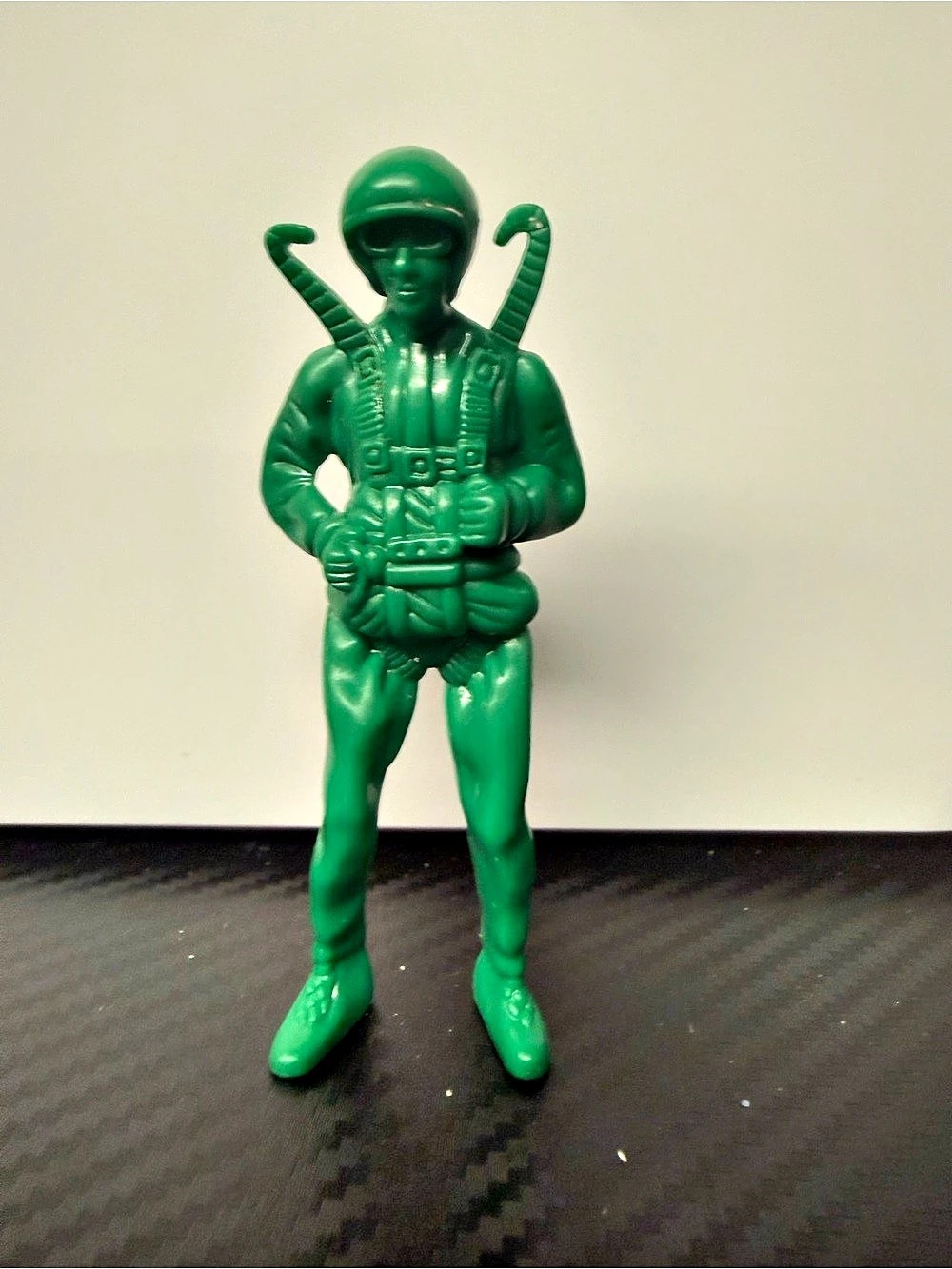 Green Action Figure army guy parachuter No Parachute